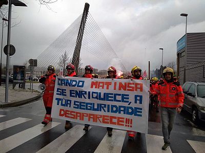 2017-12-29 ProtestaBombeirosComarcaisPontevedra03.jpeg